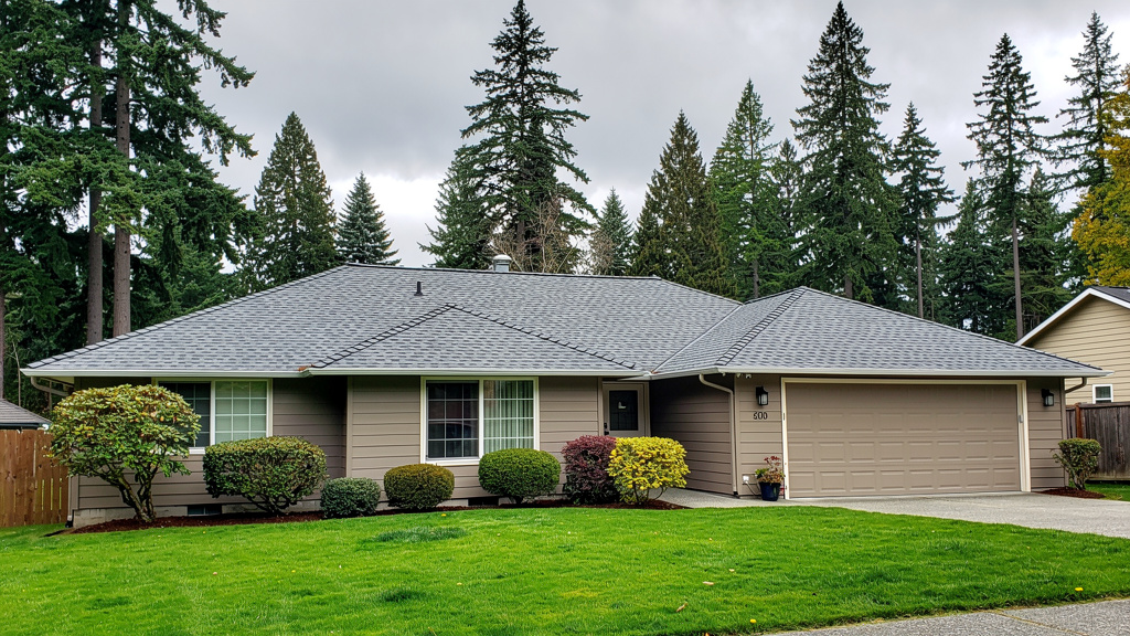 Should Seattle Homeowners Replace Their Roof Before Selling?