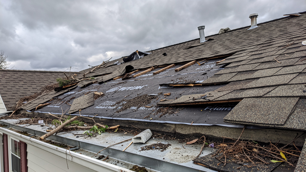 What Are the Signs of Wind and Storm Damage on Seattle Roofs?